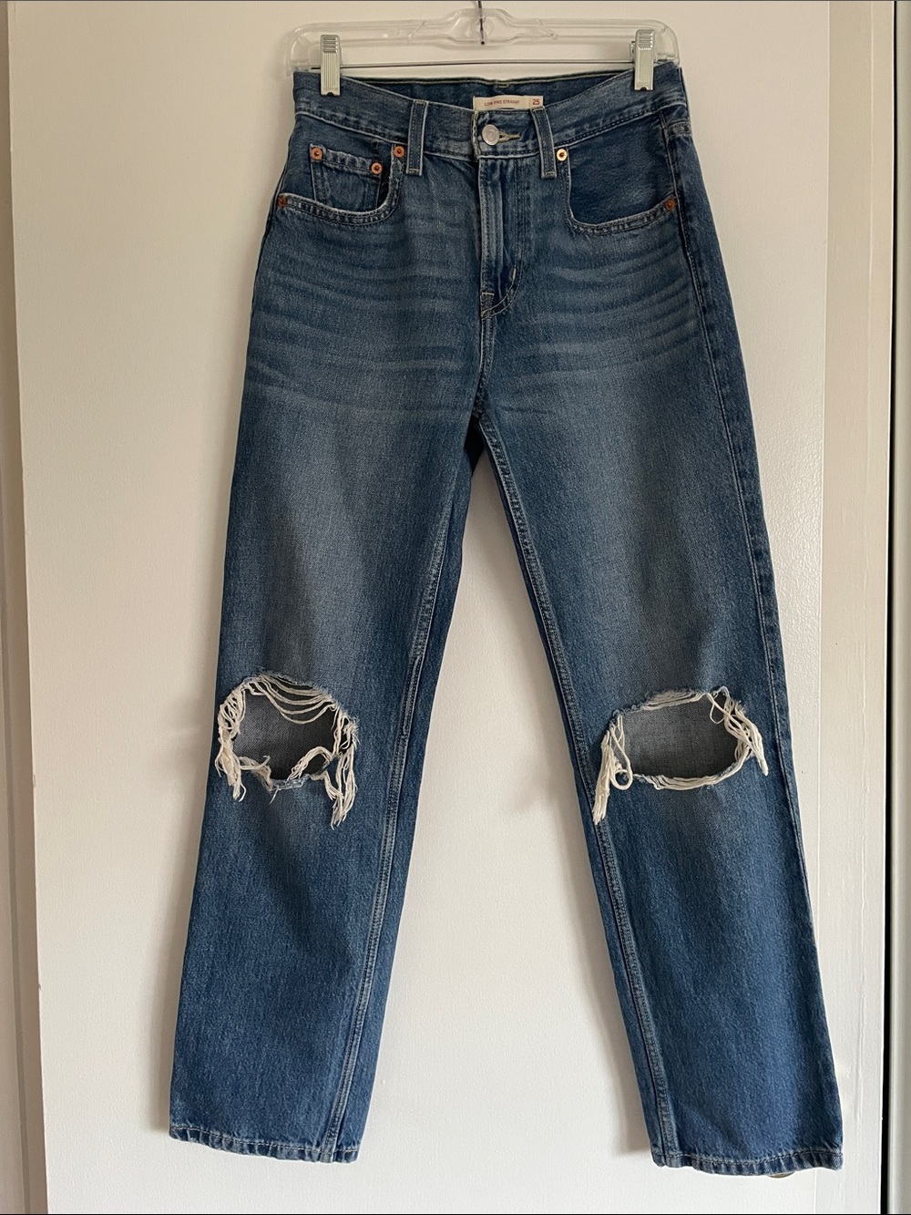 Levi’s Low Pro Straight Leg Jeans.     Size 25